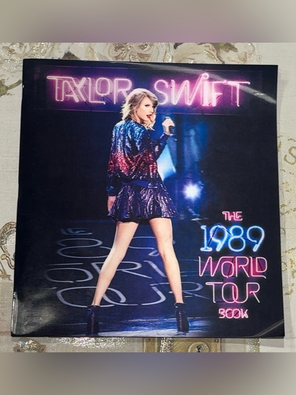 Taylor Swift 1989 World Tour Book Official Merch